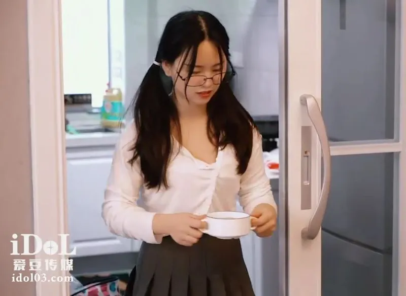 Con nhỏ về quê ăn tết bị bố dượng chịch vì càng lớn càng ngon