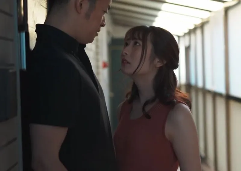 Bà xã mang thai, tôi bị quyến rũ bởi cô vợ nhà kề bên thường ở nhà một mình