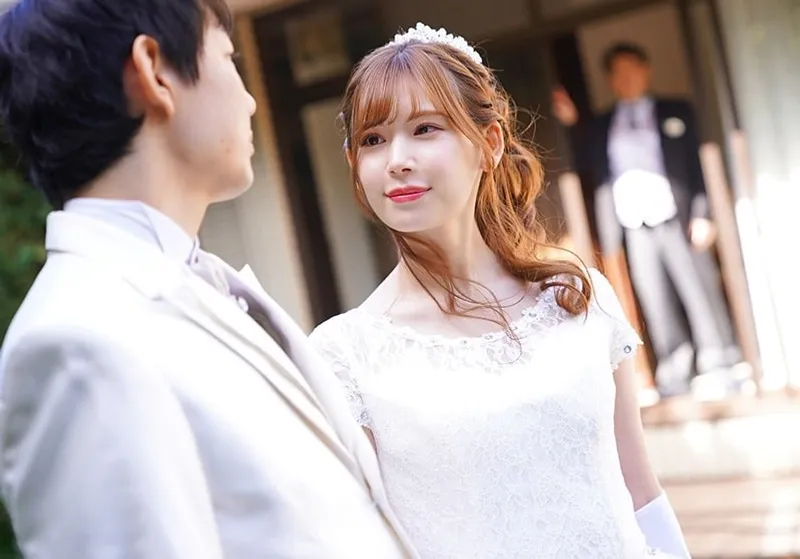 Bố người chồng địt bạn gái của con trai ngay sau lễ cưới của con trai